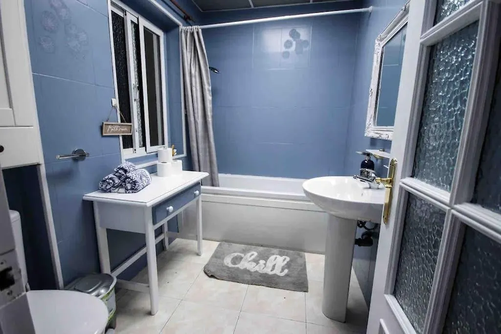 Chic 3 Bedroom House In The Heart Of Gibraltar Holiday home